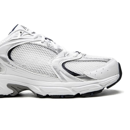 530 White / Silver Metallic
